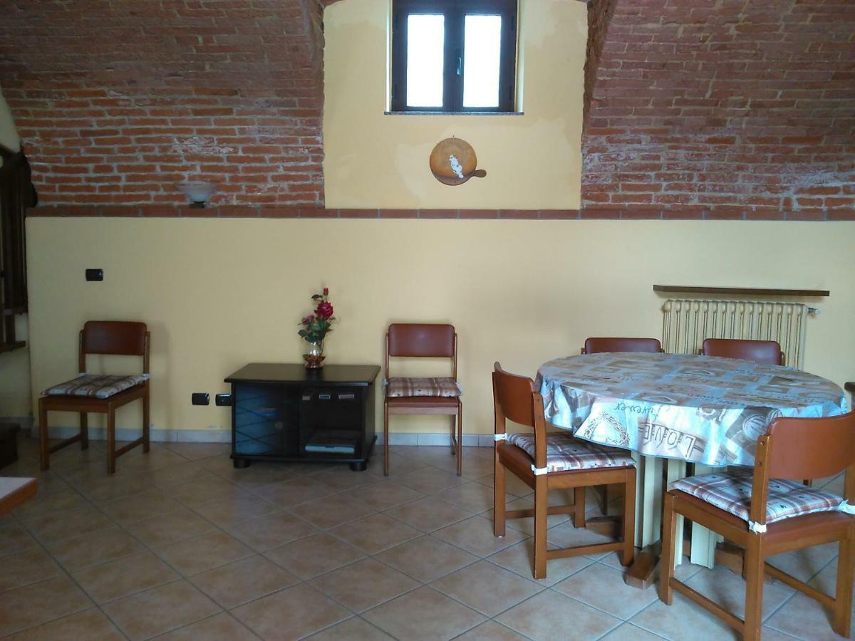 Casa Aromi Ed Arte Guest House Asti Bagian luar foto
